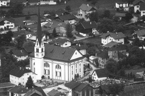 \resizebox*{1\columnwidth}{!}{\includegraphics{Bilder/Kirche02.eps}}