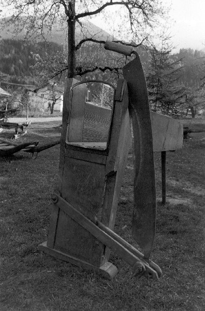 \resizebox*{!}{0.6\textheight}{\includegraphics{Bilder/altes_Geraet_2.eps}}